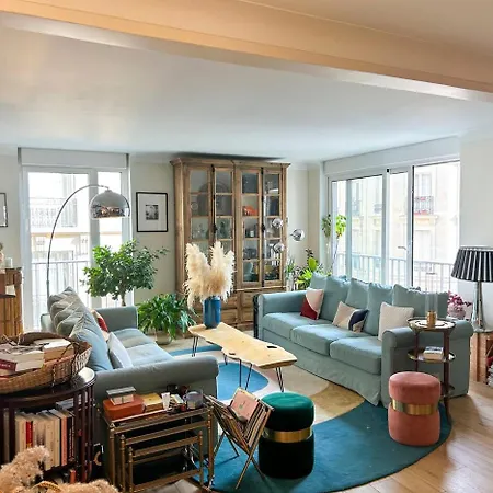 Cozy Monceau